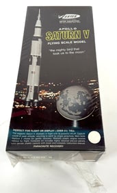 Estes - Apollo Saturn V Flying Scale Model w/Parachute Recovery