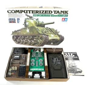 Tamiya - Computerized Tank US M4 Sherman 105mm Howitzer