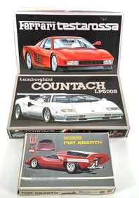 2 Model Car Kits Ferrari Testarossa, Lamborghini