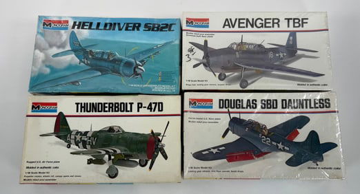 4 Revell Model Kits Thunderbolt/SBD Dauntless/Helldiver SB2C/Avenger TBF