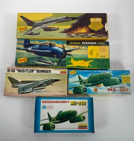 5 Model Kits Grumman Avenger/B-58 Hustler/(2) Messerschmitt Me 262/B-58 "Hustler" Bomber