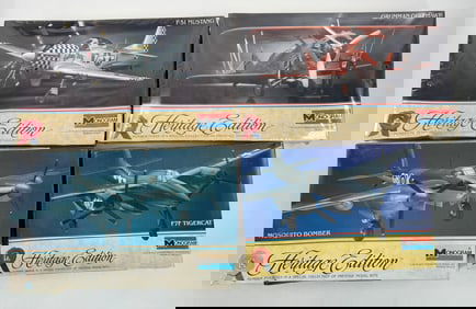 4 Model Plane Kits F7F Tigercat/P-51 Mustang/Grumman Gulfhawk/Mosquito Bomber