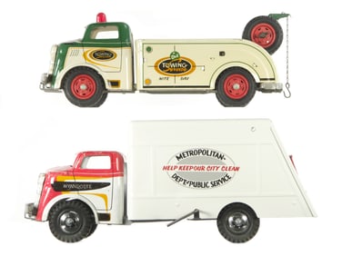 (2) Wyandotte Dot Towing Service & Sanitation Trucks