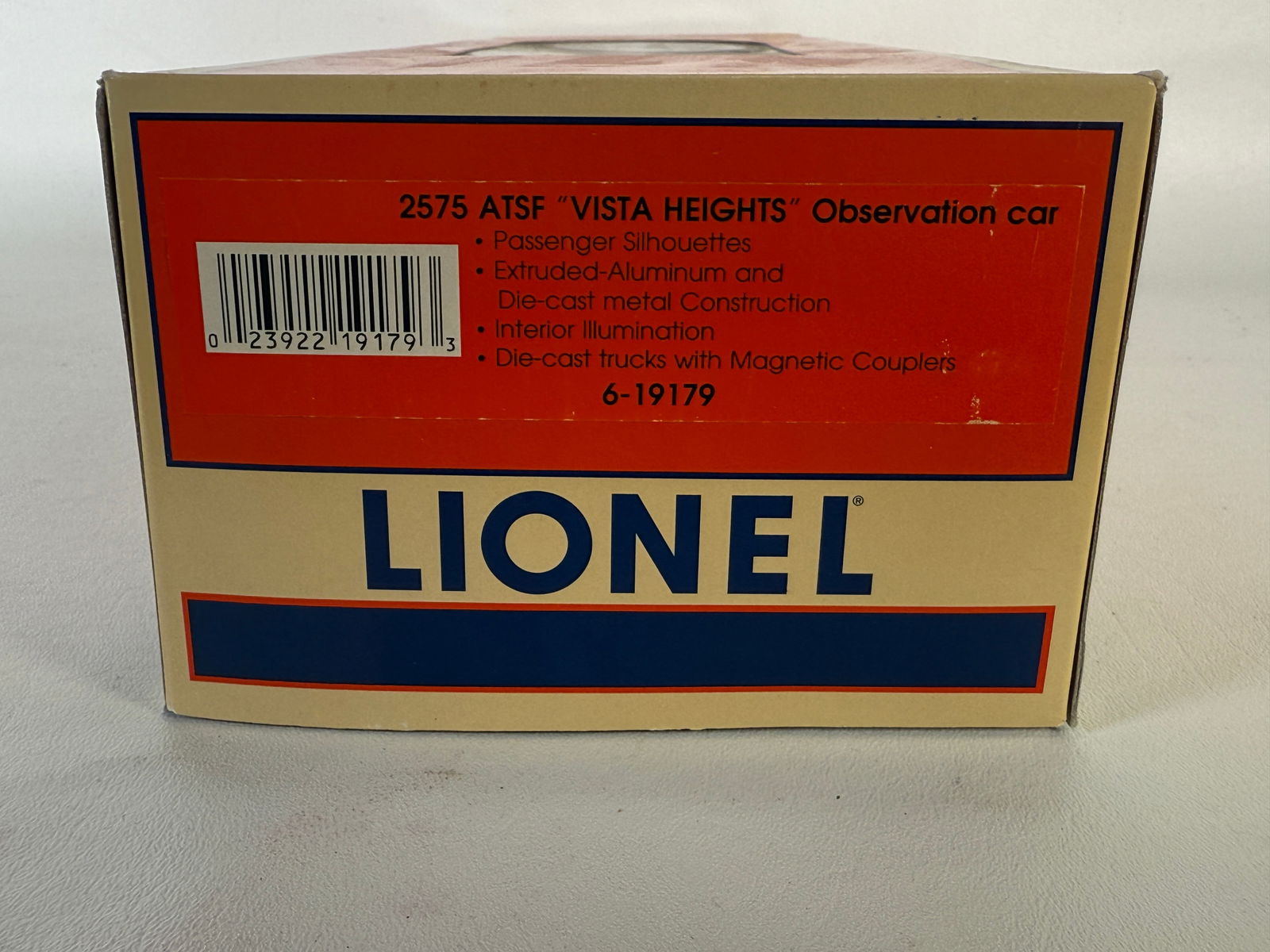 Lionel 4 Car ATSF Passenger Set 6-19177: 2573 ATSF "Grass Valley" Coach #6-19177, 2574 ATSF "Citrus Valley Coach #6-1918, 2575 ATSF "Vista Heights" Observation Car #6-19179, 2572 ATSF "INdian Arrow" Dining Car #6-19176. All MIB.