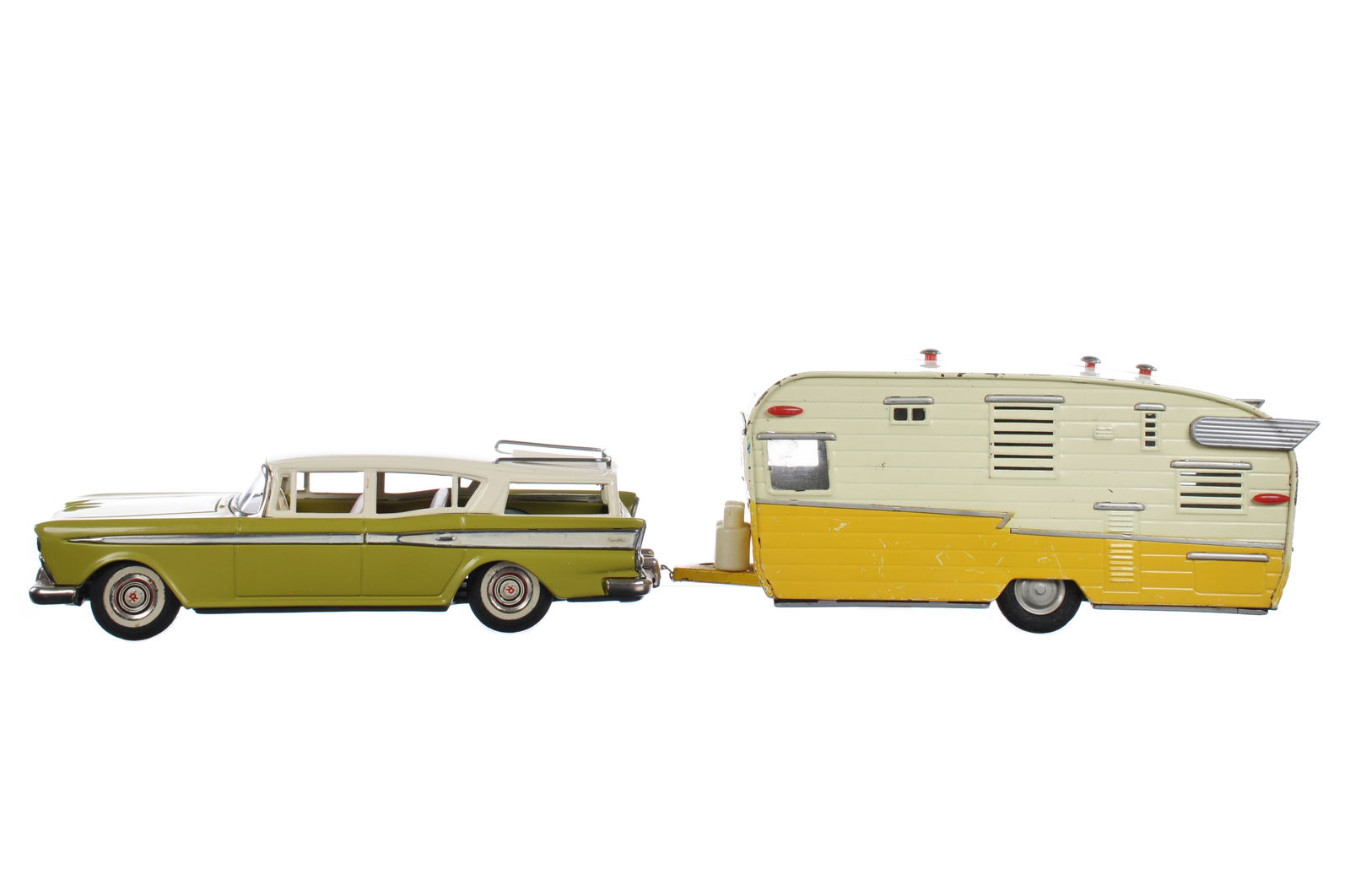 Bandai Rambler Station Wagon w/Shasta Trailer (1 of 6)