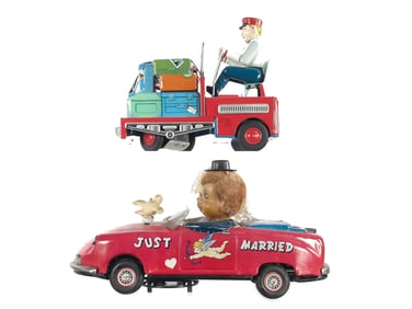 (2) Batt. Op. Toys Modern Toys B-Z Porter & Ichida Kissing Couple