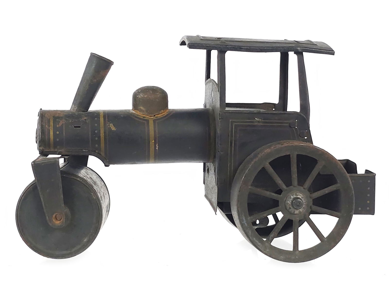 S.G. Gunthermann Steam Roller Tin Windup: S.G. Gunthermann steam roller tin windup, an unusual survivor from the 1920s, retaining its original tin lithography. It has been tested and found to be working for us. It measures approximately 8" L.