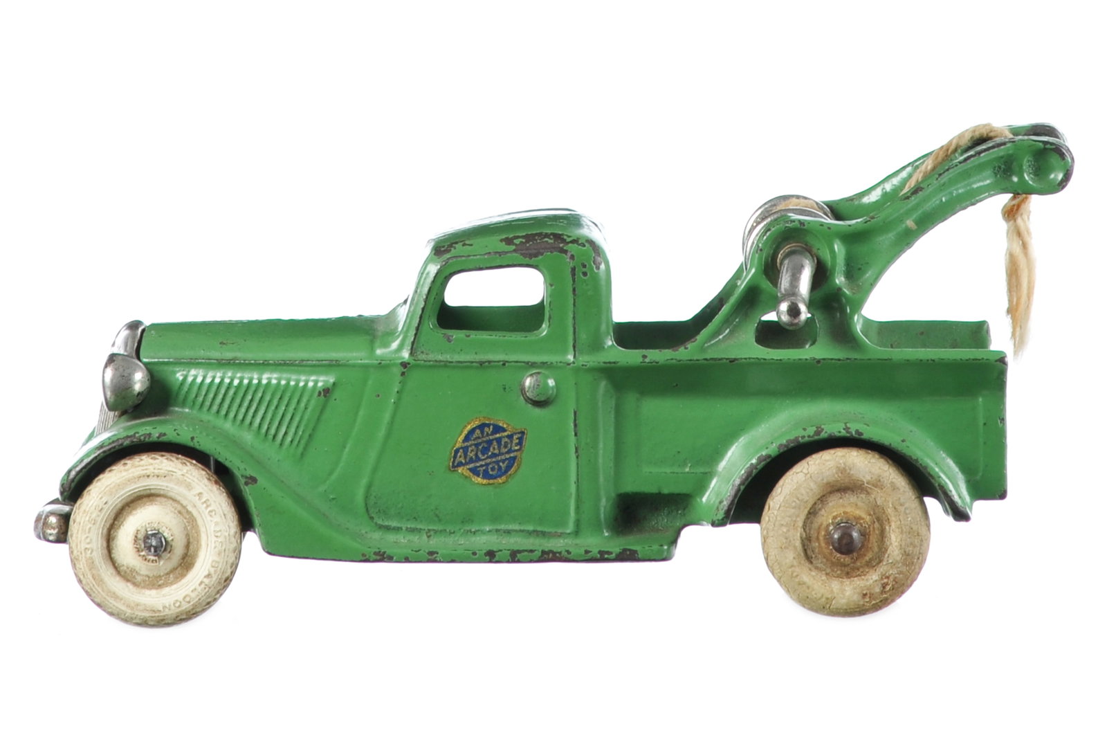 1933 Ford Tow Truck by Arcade Cast Iron (1 of 7)