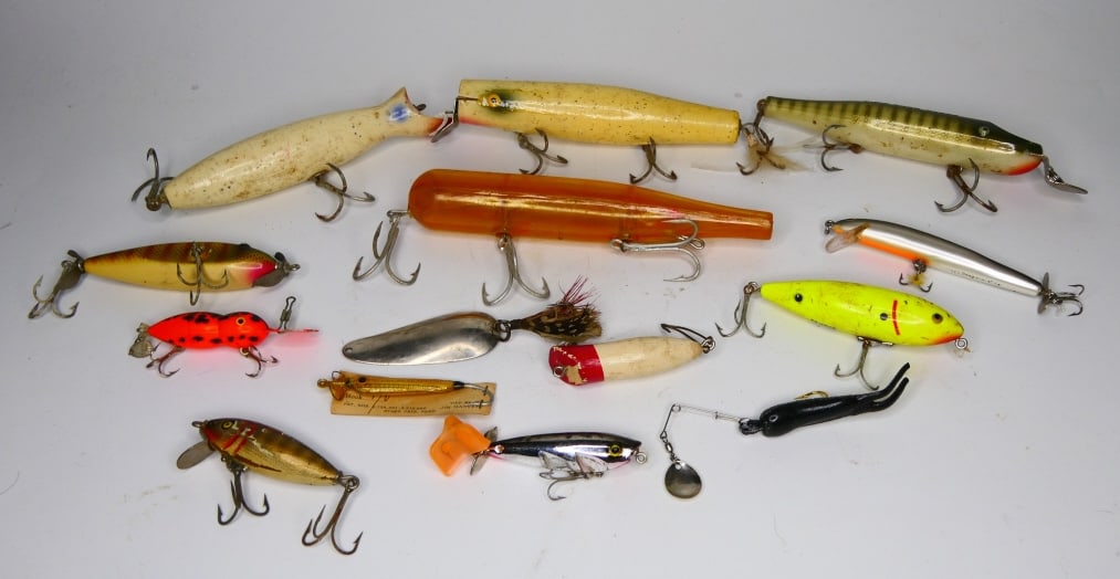 14 PC VINTAGE FISHING LURES (1 of 7)