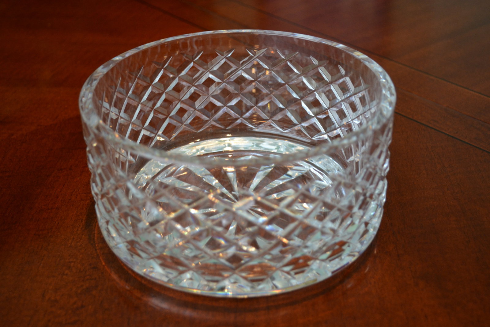 Vintage Signed Waterford Alana Crystal Bowl: Vintage Signed Waterford Alana Collection Clear Heavy Crystal Round Serving Fruit Bowl, Classic 7"; Bowl Circa 1990s made in Ireland Bears acid etched backstamp. Measures 7" wide x 3.75" tall, Mint Co