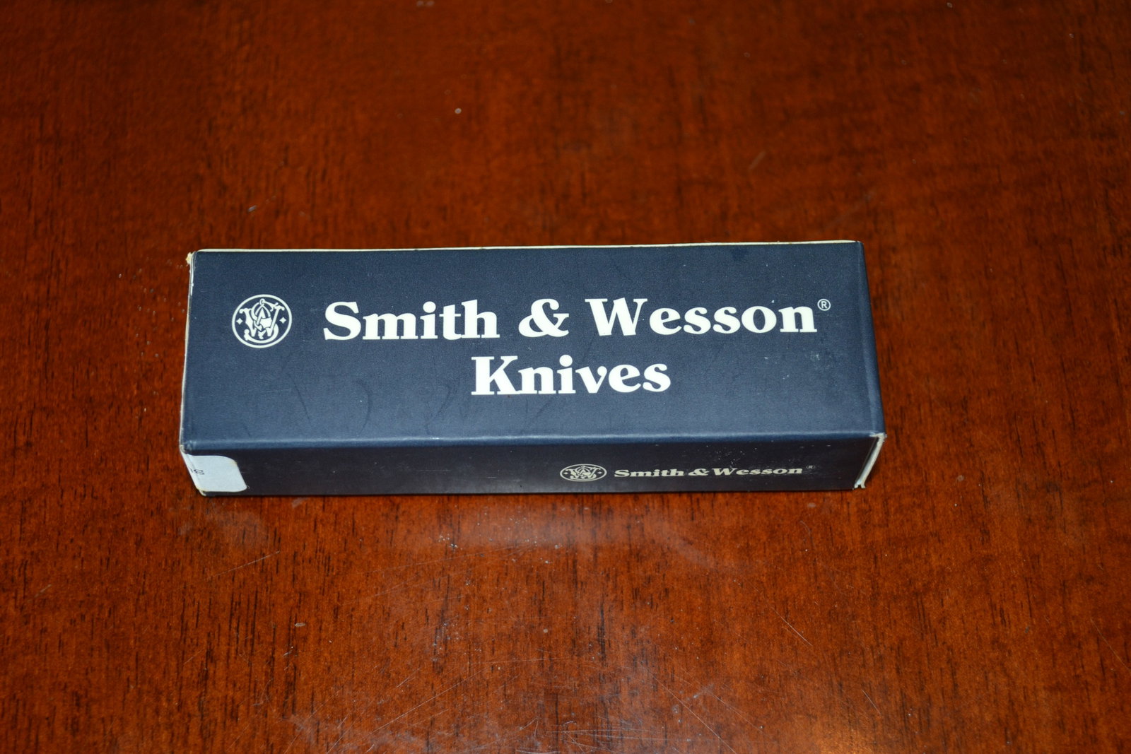 Smith & Wesson Buffalo Horn Stockman # CH503BH NIB: Smith & Wesson Buffalo Horn Stockman New in Box Never opened carried or sharpened Buffalo Horn Handles, 3 Blades Note last photo is a stock picture.