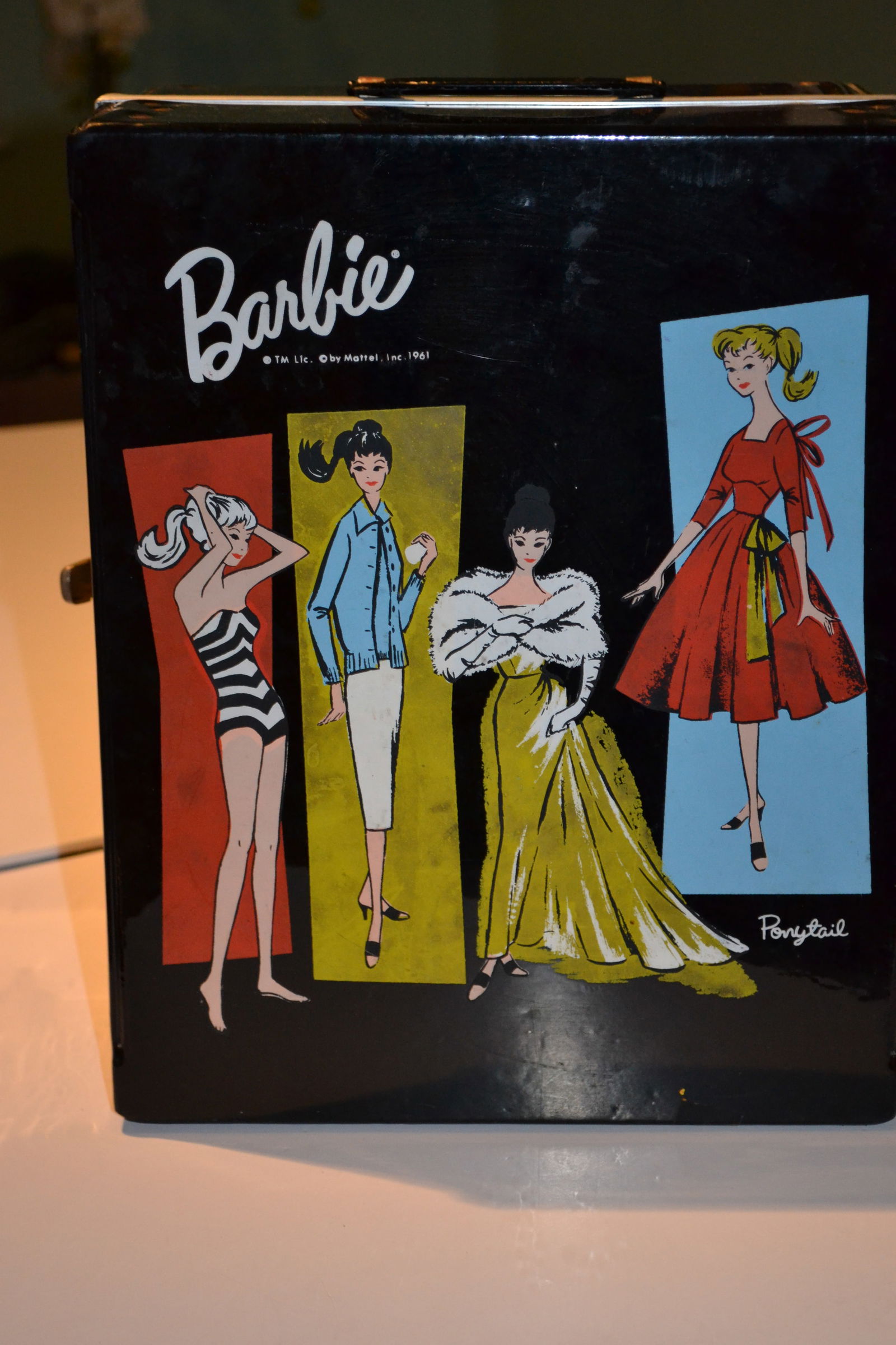 Mattel 1961 Barbie Black Carrying Case & Clothes: Mattel 1961 Barbie Black Double Carrying Case Vintage Original In terrific condition. Barbie doll clothes original 1960's and Accessories
