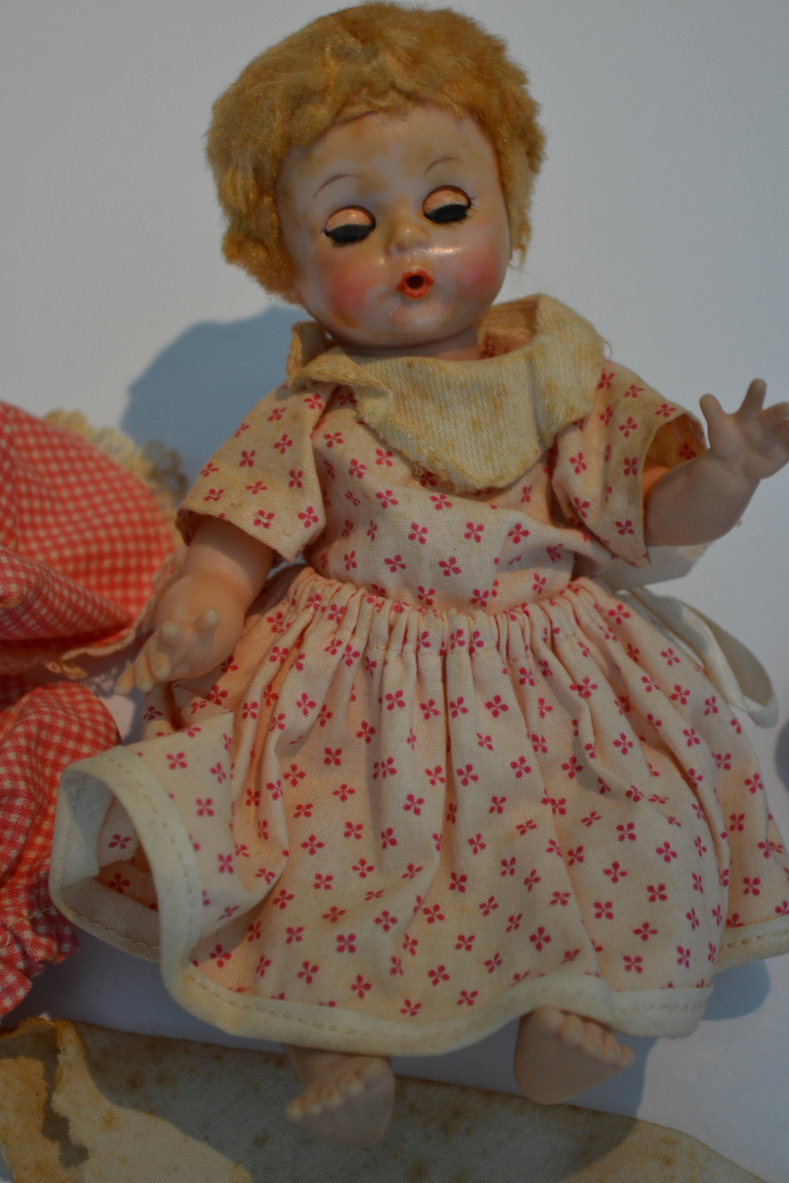 Little Miss Genius Madame Alexander Doll 1950s: Little Miss Genius Madame Alexander Doll with clothes. Vintage 1950s As-Is Condition