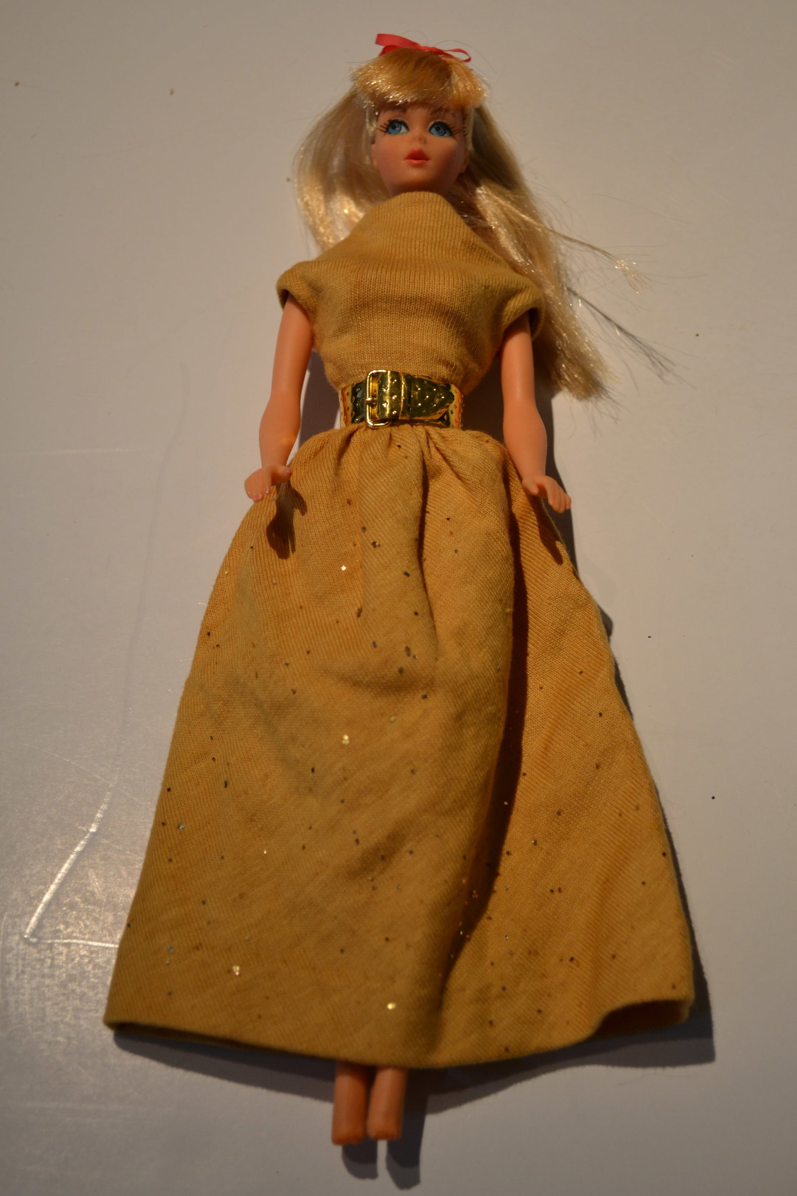 Vintage Blond Barbie 1966 Made in Japan Flexible: Vintage Barbie 1966 Made in Japan Flexible with an authentic Barbie outfit and belt.