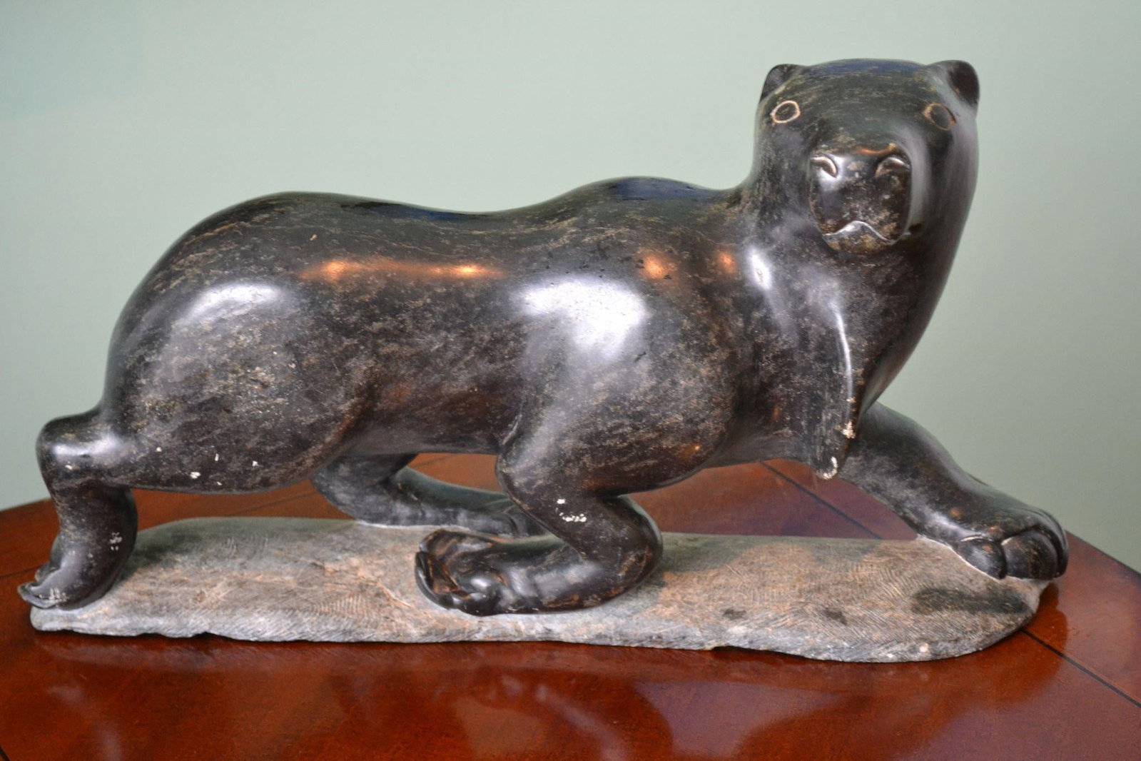 Inuit Artist Lucassie ECHALOOK Lg. Otter Circa 82 (1 of 4)