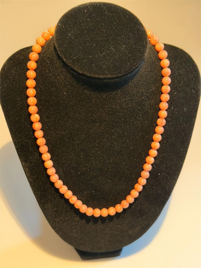 Italian Pink Coral Bead Necklace 14": Italian Pink Coral Bead Necklace 14" featuring 6 mm sized beads. Clasp unmarked VintageExcellent Condition