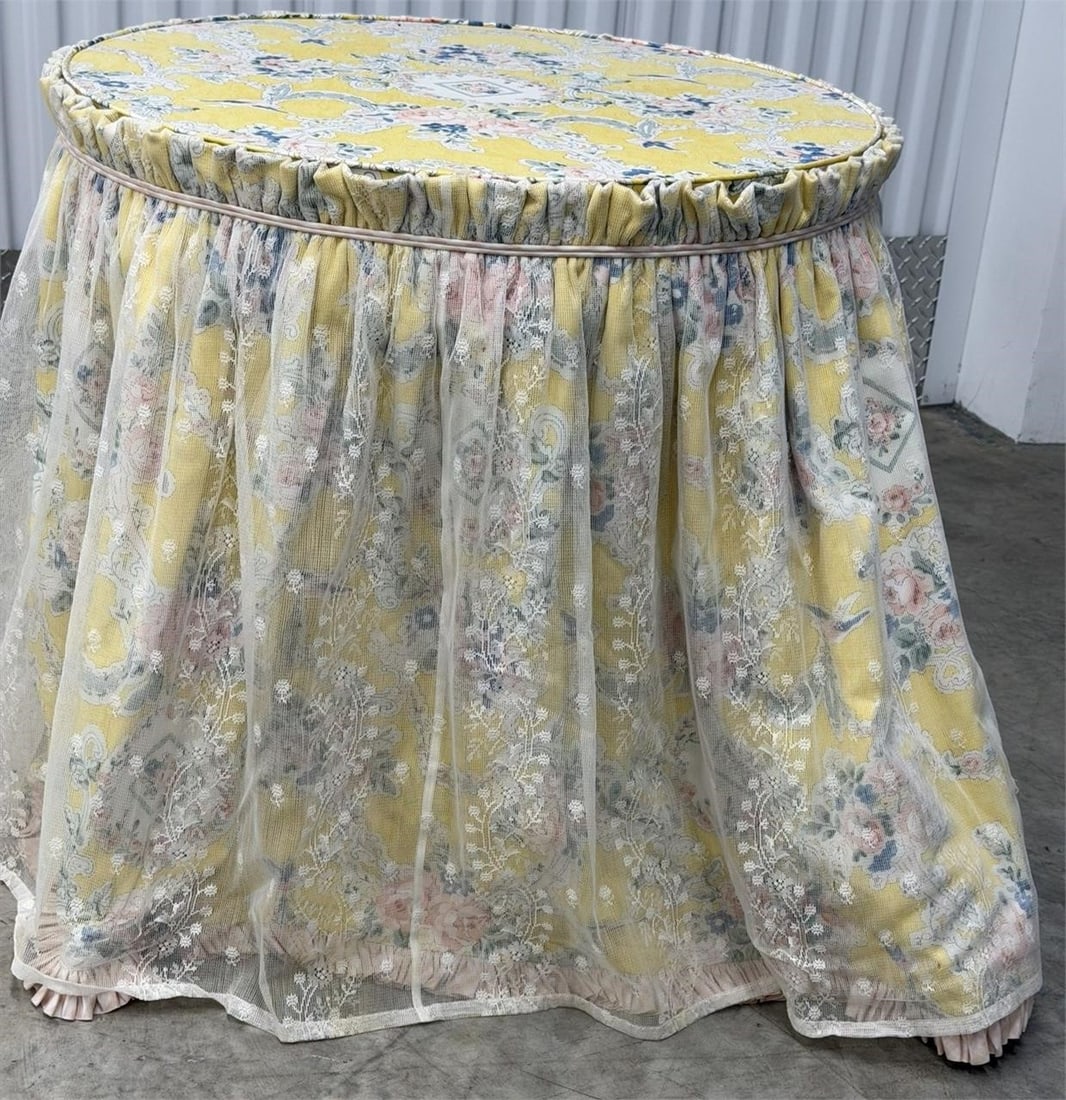 Vintage Skirted Round Table with Lace overlay (1 of 3)