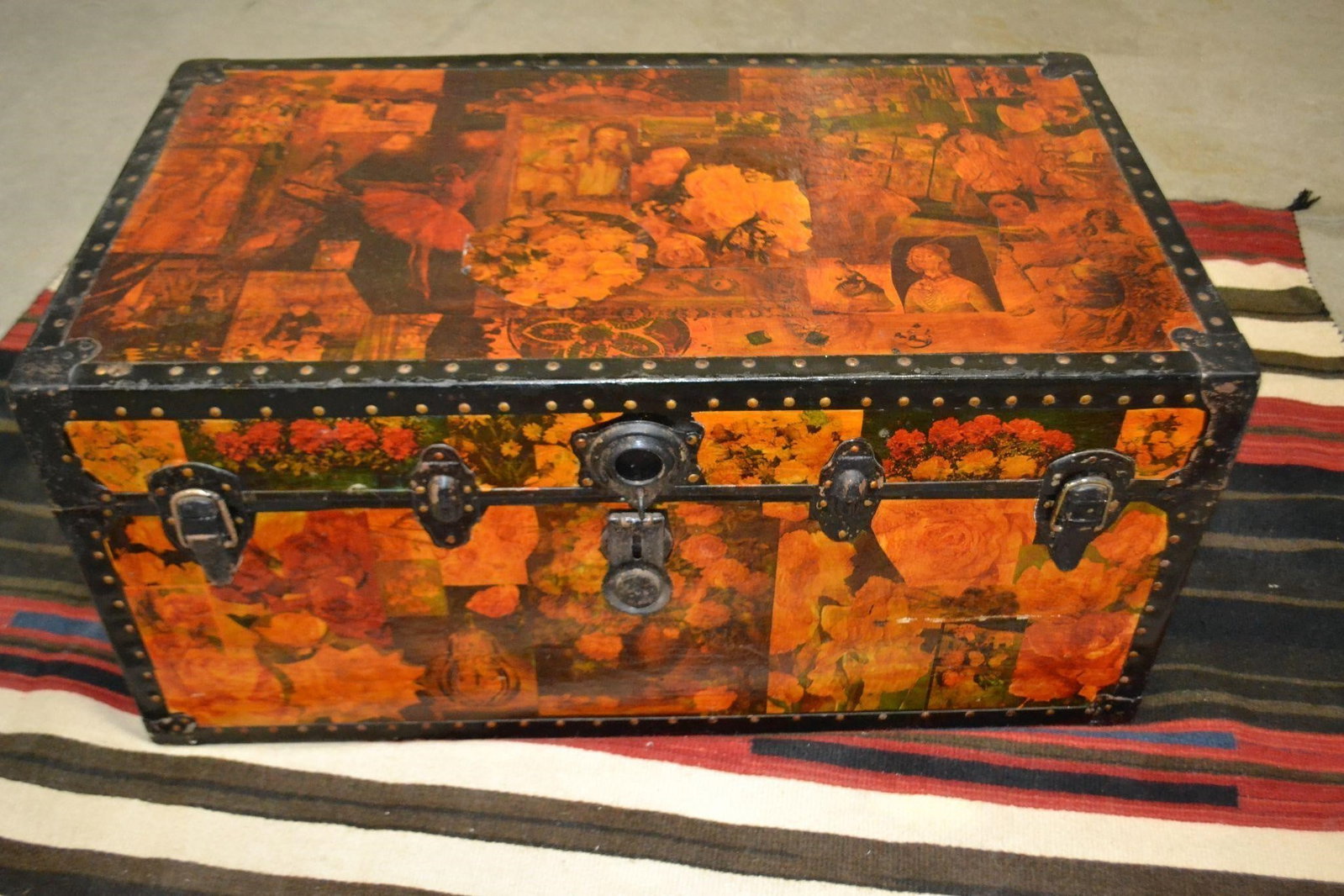 VINTAGE DECOUPAGE ENGLISH STEAMER TRUNK (1 of 4)