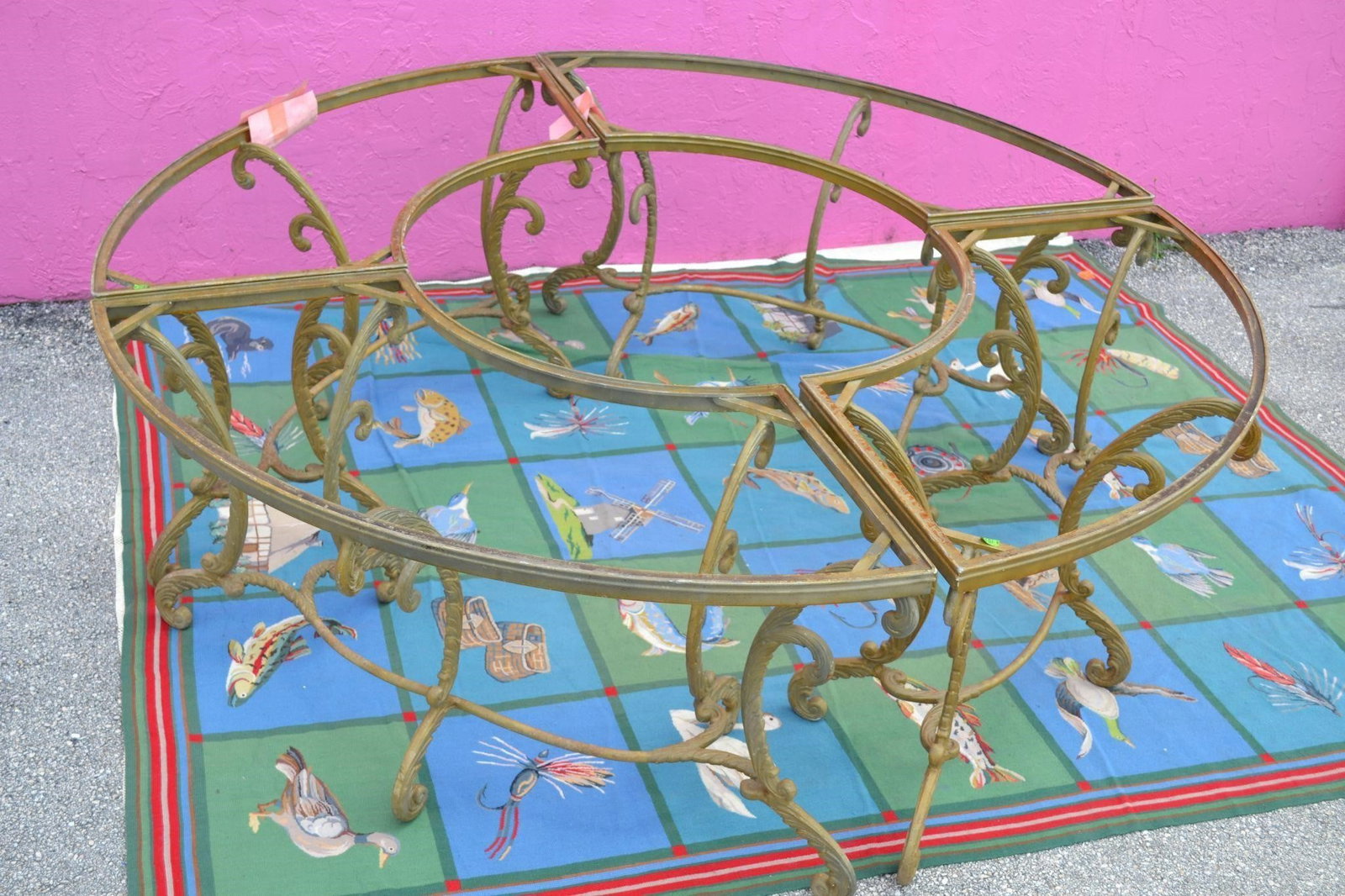 CAST ALUMINUM TABLE SURROUNDING CIRCULAR SEATING: CAST ALUMINUM TABLE SURROUNDING CIRCULAR SEATING (TREE)This table was made to surround a large oak tree. Or if you prefer a large statue. It is in four secitions.The table has 2 sections with cut glas