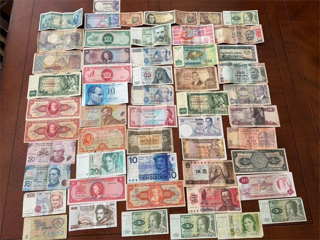 Bulk Lot of Foreign World Currency (1 of 1)
