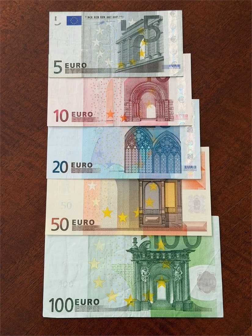 Early 2002 Euro Currency: Early 2002 Euro Currency