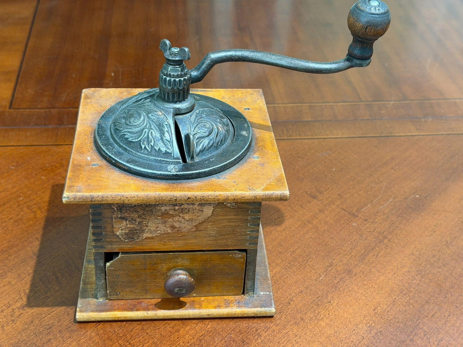 Antique Manual Coffee Grinder Parker's Model (1 of 5)