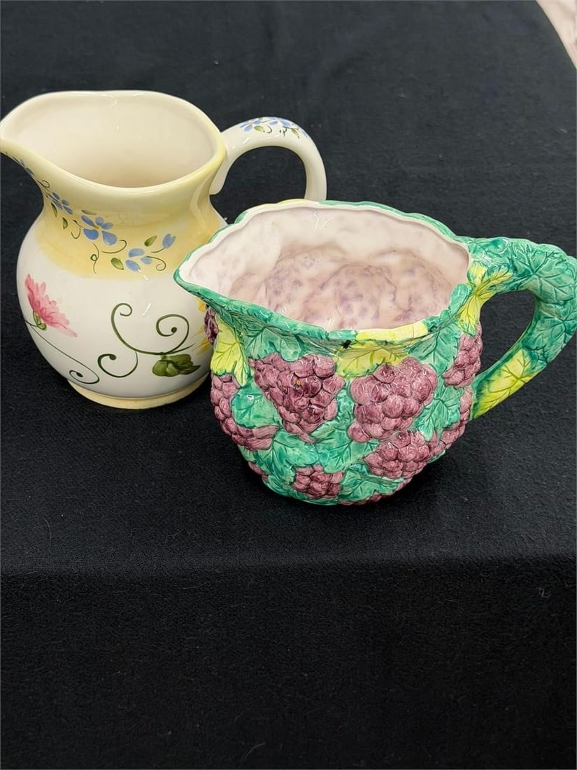 Vintage Pitchers Grapes Haldon and FTD Lot of 2: Vintage Pitchers Grapes Haldon and FTD Lot of 2Vintage Ceramic Grape themed Pitcher by The Haldon Group; made in Japan. Weighs 1 lb 2 oz. No chips or cracks. Beautiful detail and vibrant colorFTD Pitc