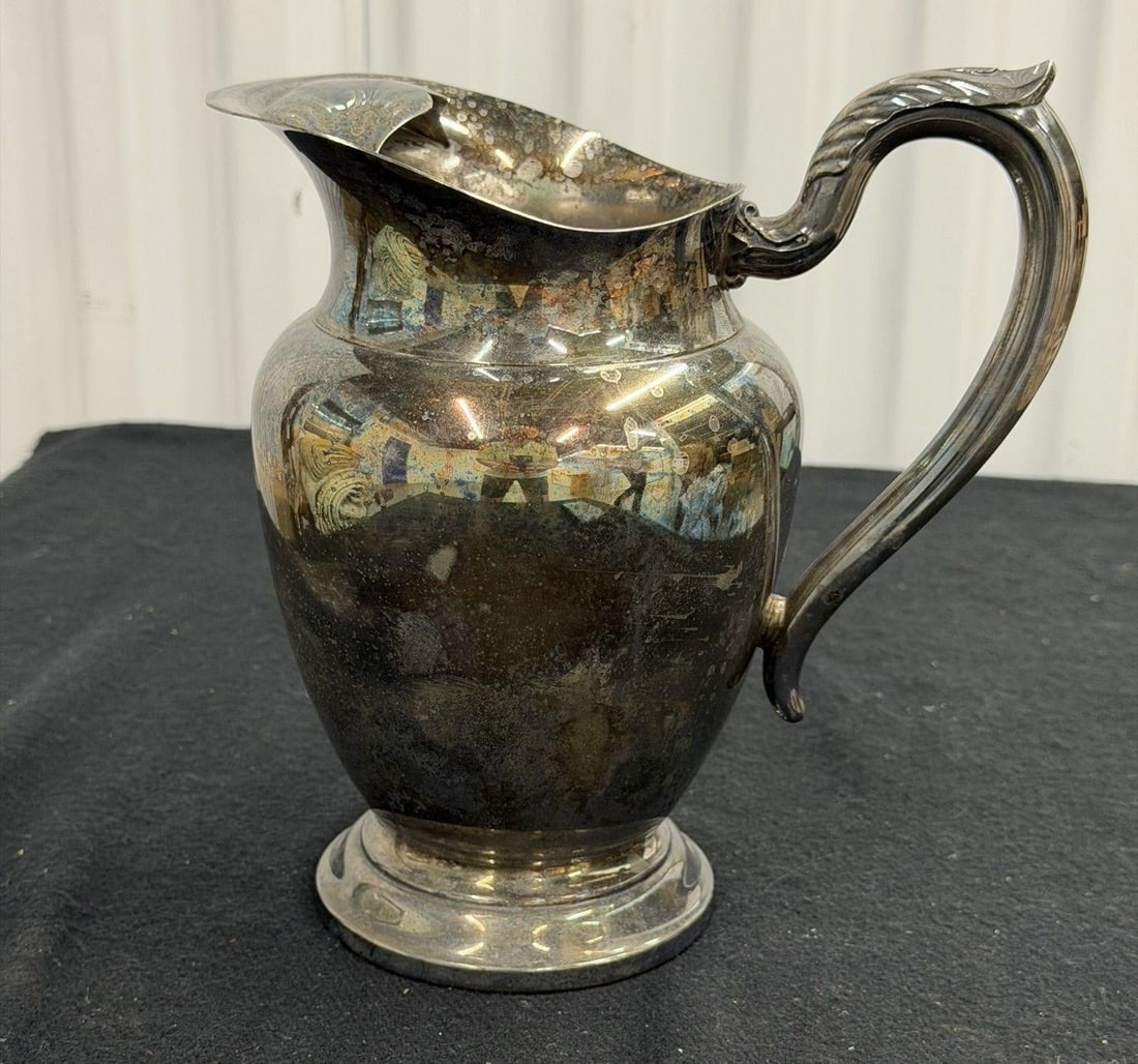 Silverplate Ice Water Pitcher Wm. A. Rogers Oneida (1 of 2)