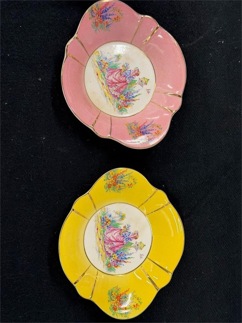 Lot of 4 Trinket Dishes French English Italian: Lot of 4 Trinket DishesMeasurements (2) 6.25 x 5.5" Rose 5.75" x 4" Heart 4" x 4"