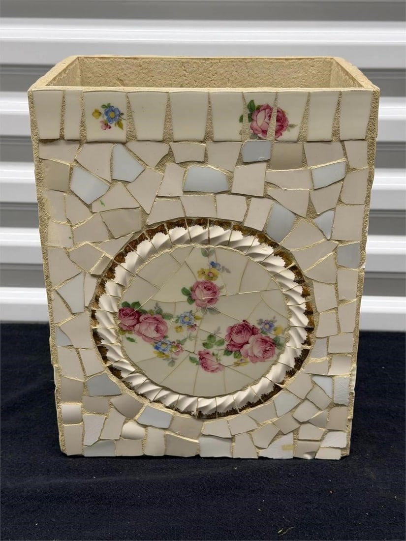 Decorative Container with a Pique Assiette Mosaic (1 of 4)
