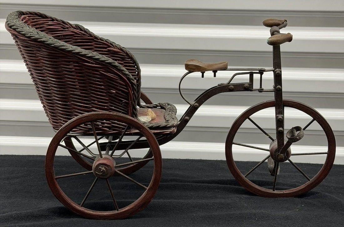 Vintage Wicker and Metal Rickshaw Tricycle (1 of 4)