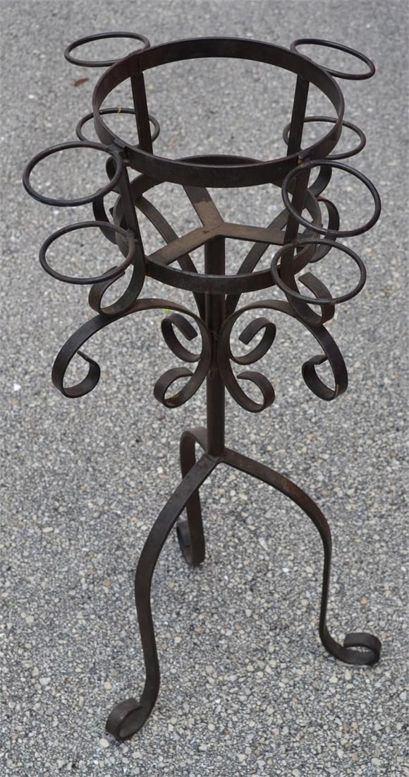 VINTAGE WROUGHT IRON STAND: Vintage wrought iron stand