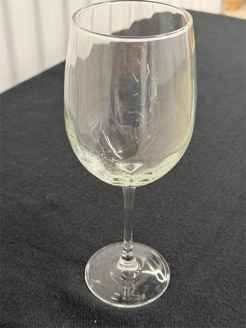 Connoisseur Optic White Wine Glasses QTY 48: Connoisseur Optic White Wine Glasses QTY 48 Clear9" Height