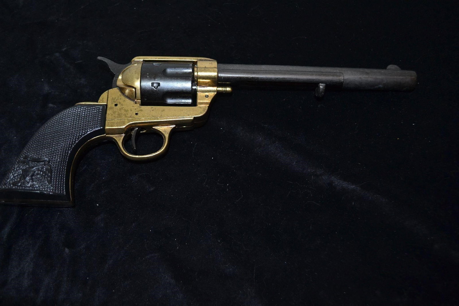 DENIX 7 1/2 M1873 PEACEMAKER Nonfiring Revolver (1 of 4)