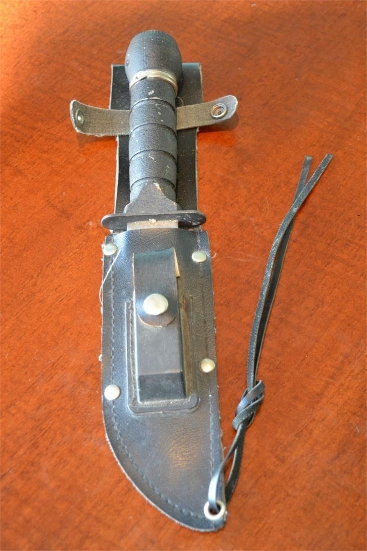 VTG 11" 420 Stainless Steel Survival Knife & Case: Vintage 11" 420 Stainless Steel Survival Knife & Case Compass Unscrews and the survival Equipment is inside Handle in Original Box Due to age compass can use additional oiling and is currently inaccur