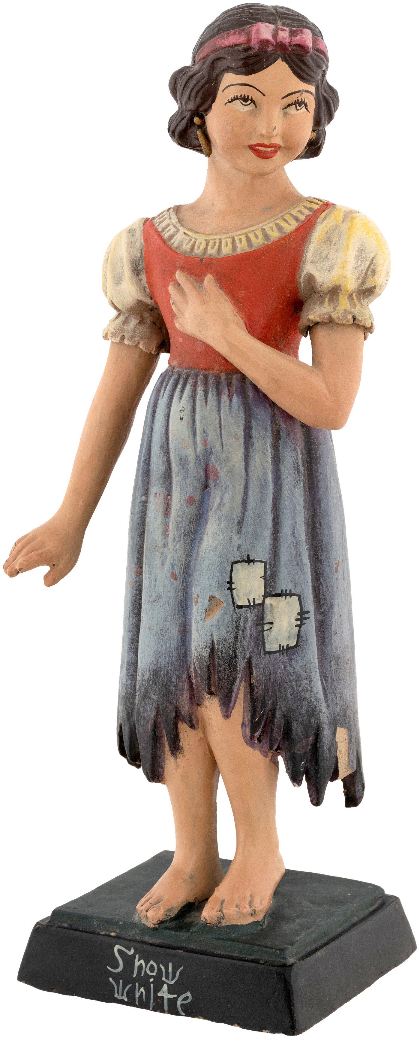 SNOW WHITE AND THE SEVEN DWARFS MEXICAN FIGURINE SET.: SNOW WHITE AND THE SEVEN DWARFS MEXICAN FIGURINE SET. Complete set of hollow ceramic figurines measuring 7.5" to 13" tall. Made in Mexico, 1940s. Snow White, Doc and Bashful have Mexican company mark