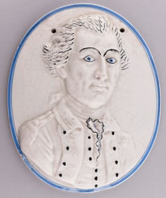 WASHINGTON GLAZED PORCELAIN HIGH RELIEF PORTRAIT WALL PLAQUE.