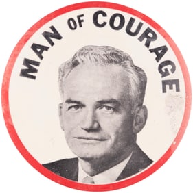 GOLDWATER "MAN OF COURAGE" RARE 1964 PORTRAIT BUTTON.
