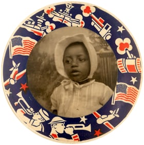 WWII PATRIOTIC POCKET MIRROR C. 1942 W/REAL PHOTO OF YOUNG BLACK CHILD.