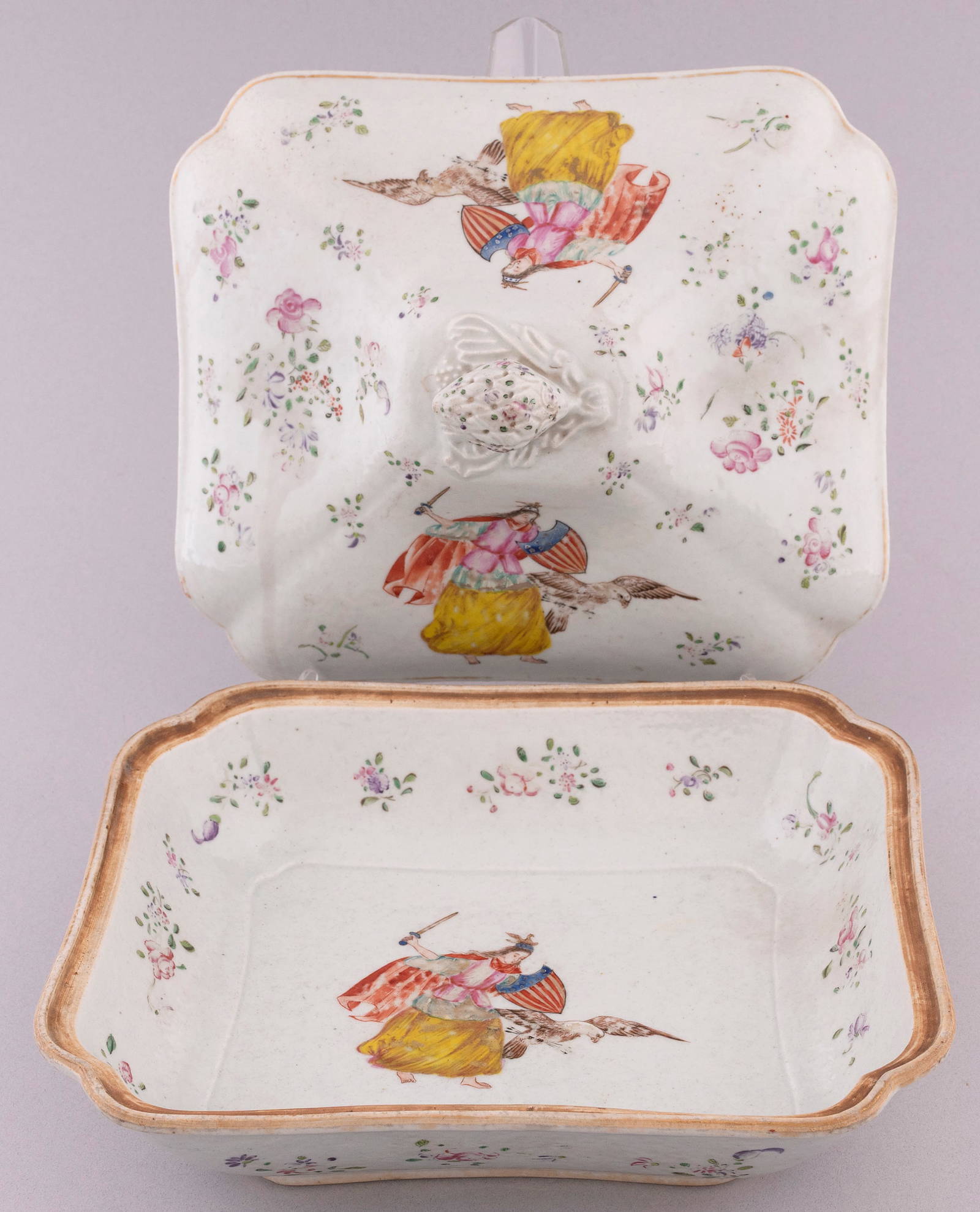 CHINESE EXPORT WARRIOR W/AMERICAN FLAG SHIELD AND EAGLE SOUP TUREEN.