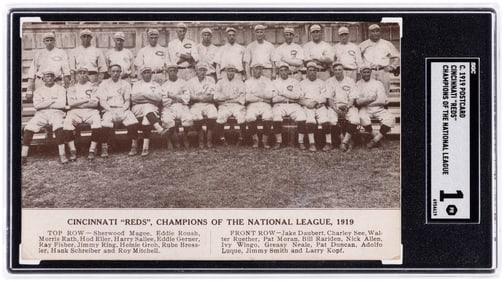 1919 PC799 CINCINNATI REDS “CHAMPIONS OF THE NATIONAL LEAGUE” TEAM POSTCARD W/EDDIE