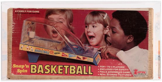 EMPIRE BASKETBALL INTERACTIVE TOY (1977) - SNAP N' SPIN BASKETBALL AFA 70 EX+ (ONLY AFA-GRADED
