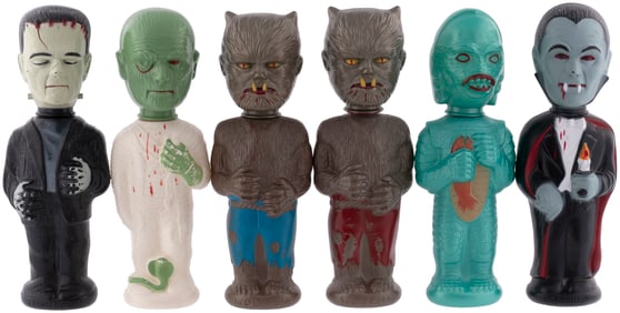 UNIVERSAL MONSTERS 1960s SOAKY SET WITH DRACULA CUSTOM SOAKY.