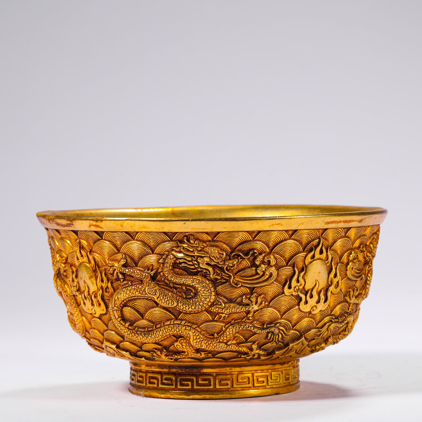 Bronze gilt dragon pattern bowl of Qing Dynasty (1 of 7)