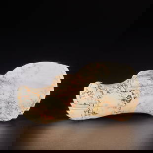 Before the Ming Dynasty, chicken bones and white dragon heads: Before the Ming Dynasty, chicken bones with white dragon heads H: 4cm W: 8.5cm Weight: 139g