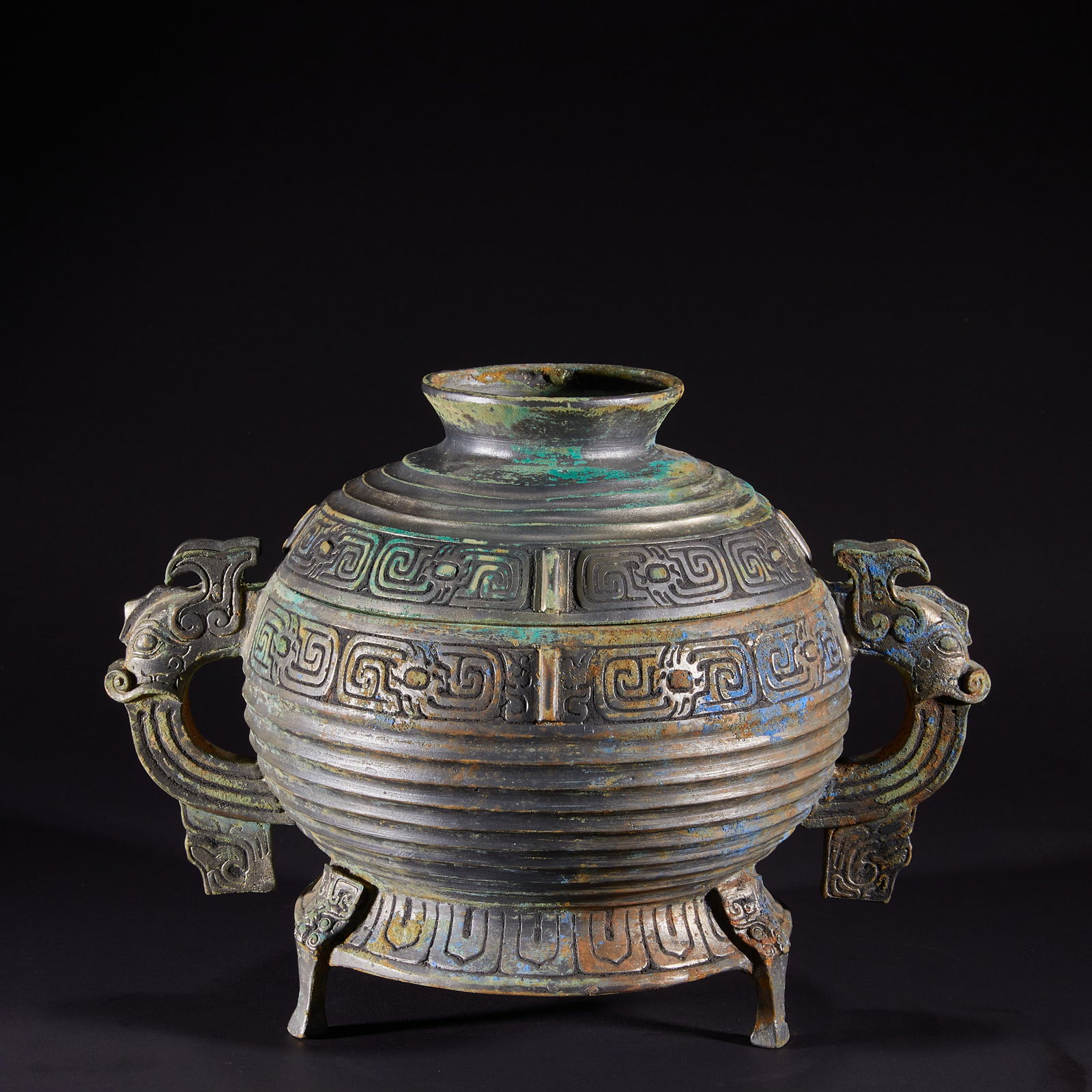 Bronze animal-head tripods made before the Ming Dynasty: 77Bronze animal-head tripods made before the Ming Dynasty