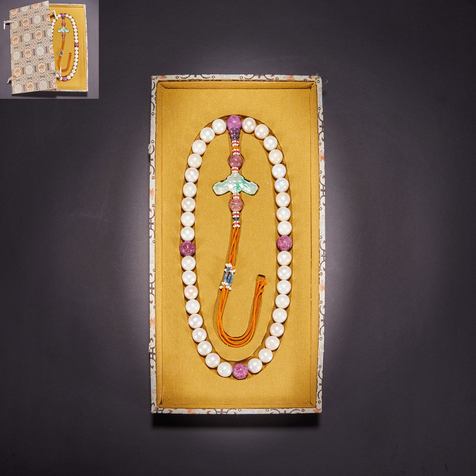 36 pearl hand-held from the Qing Dynasty: 19036 pearl hand-held from the Qing Dynasty