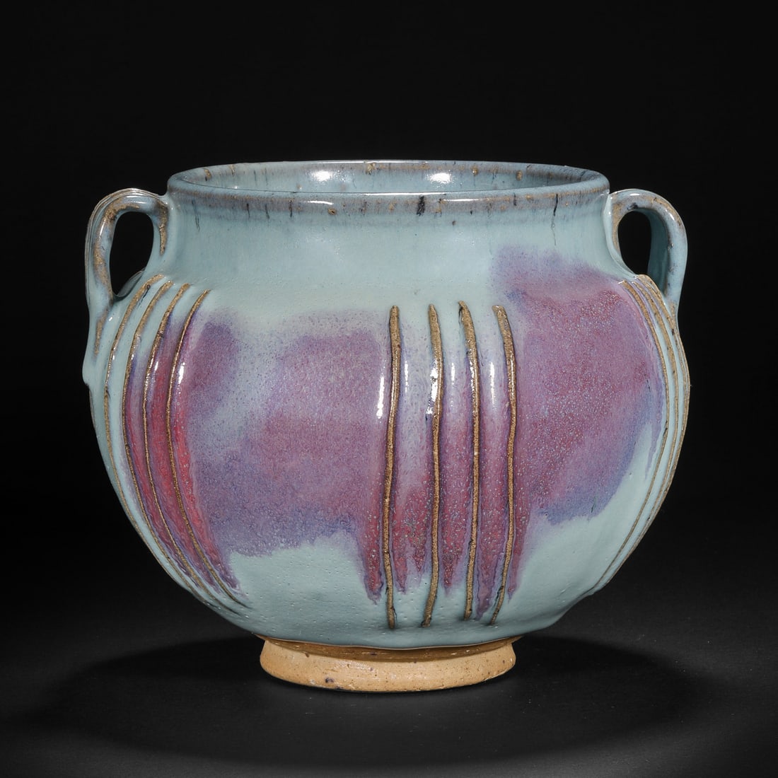 Chai kiln double-eared jars from before the Ming Dynasty (1 of 11)