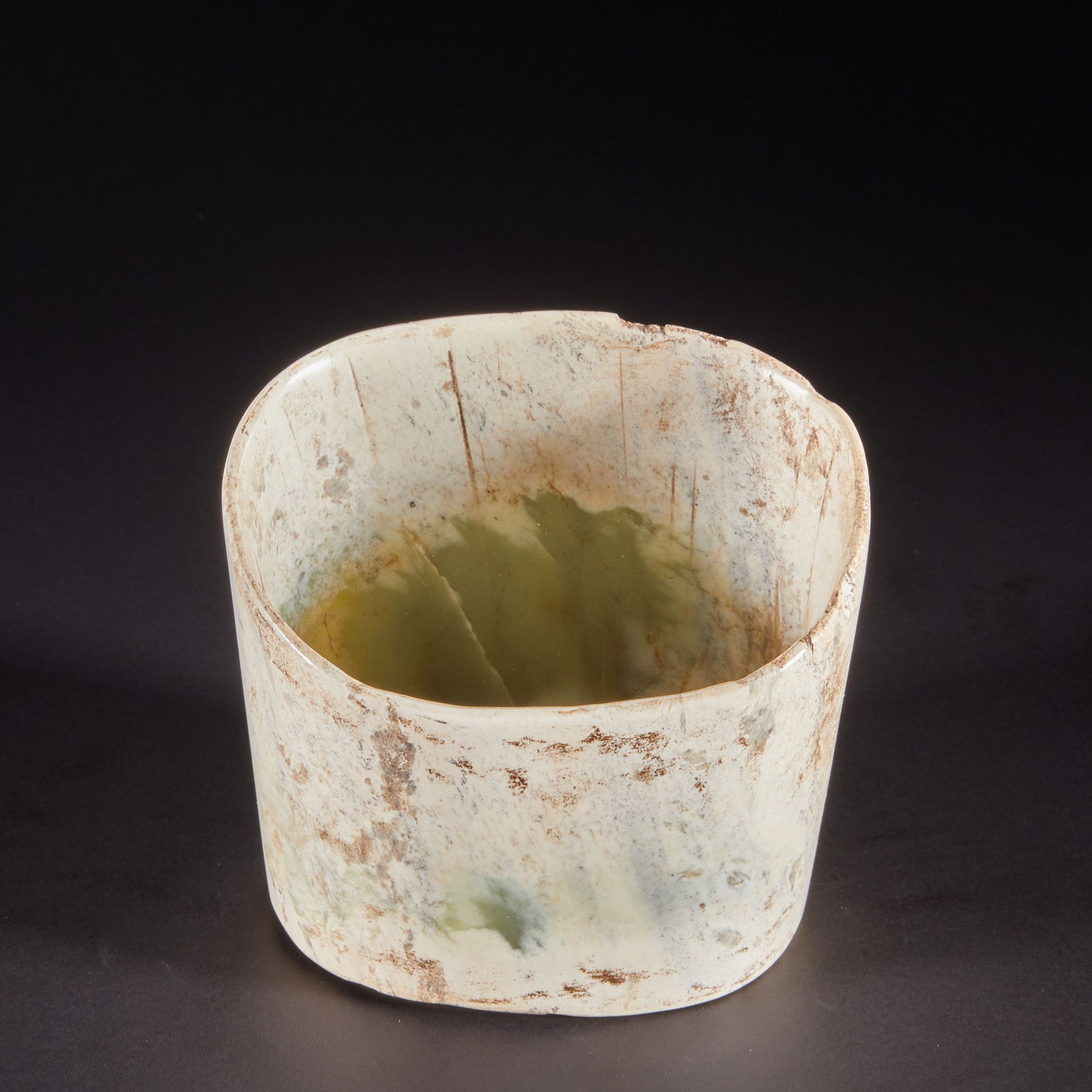 Horseshoe buckets from the Hongshan Culture before the Ming Dynasty: 295Horseshoe buckets from the Hongshan Culture before the Ming Dynasty