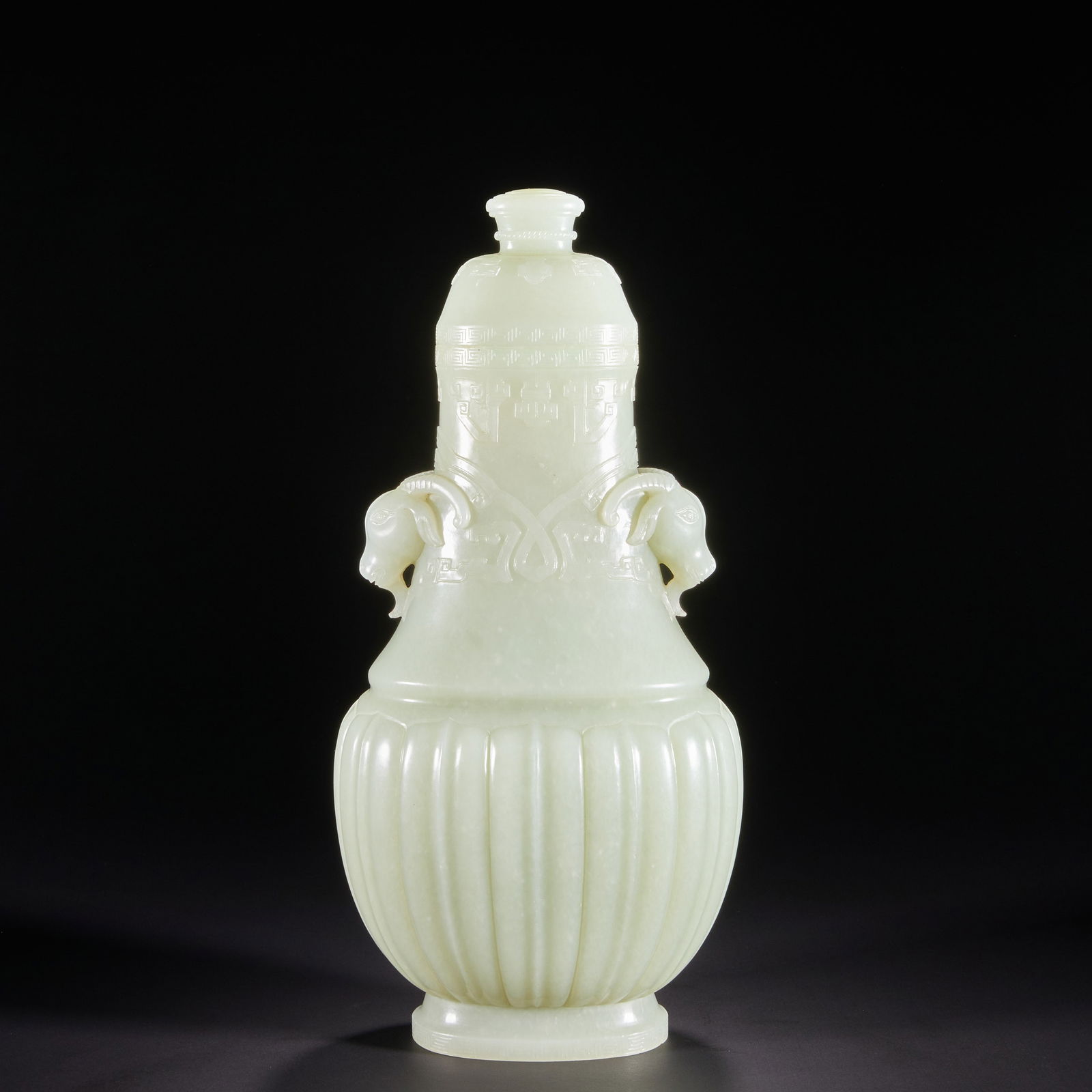 Qing Dynasty Hetian Jade Ram-Head Appreciation Vase (1 of 14)